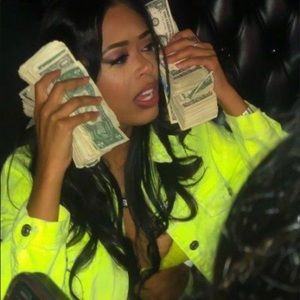 Meet your Posher, Lauryn